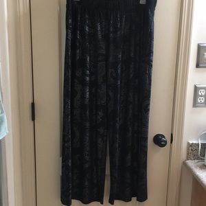 Dressy pants black and silver.